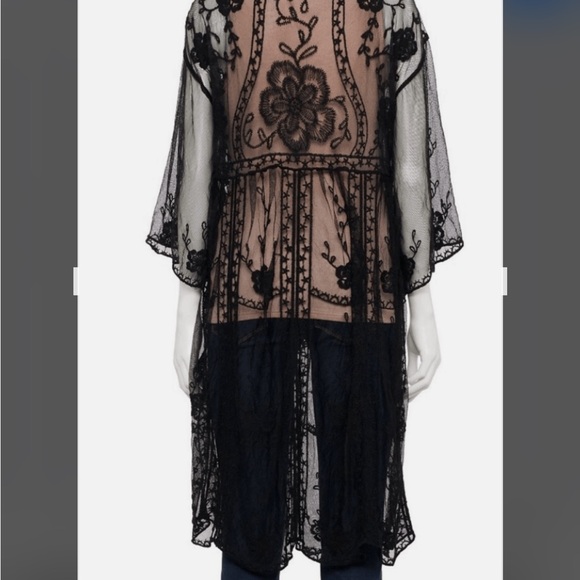 LC Lauren Conrad Black Lace Kimono - Picture 2 of 15
